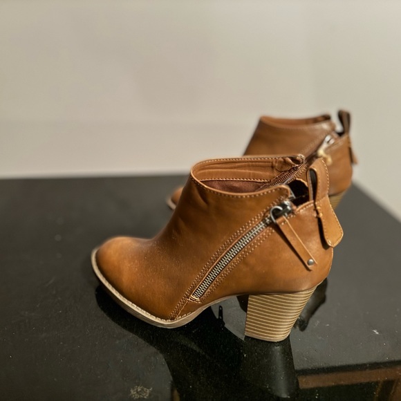 American Eagle Ankle Boots Size 7 - Picture 3 of 7